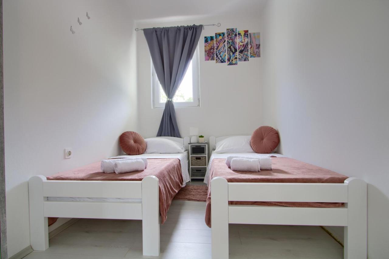 Apartments Villa Mihaela Banj Экстерьер фото