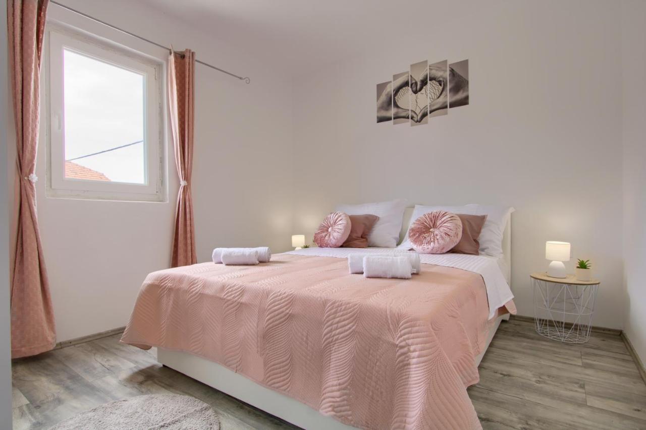 Apartments Villa Mihaela Banj Экстерьер фото