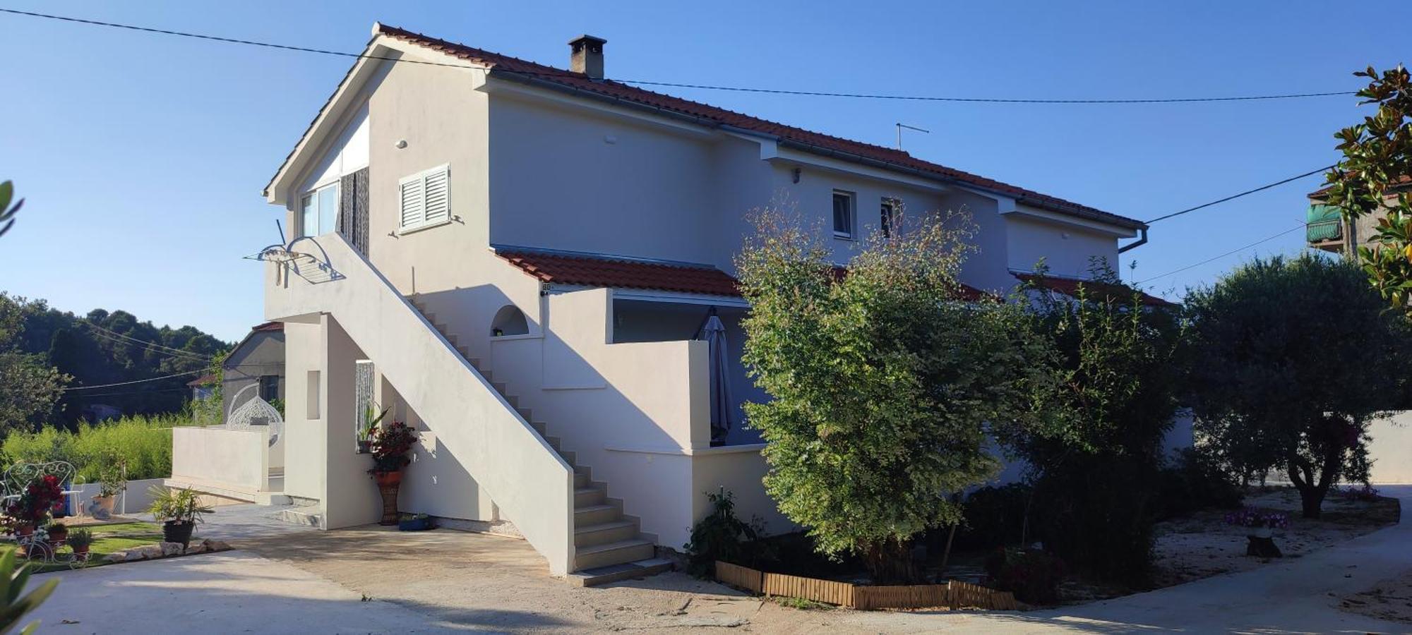 Apartments Villa Mihaela Banj Экстерьер фото