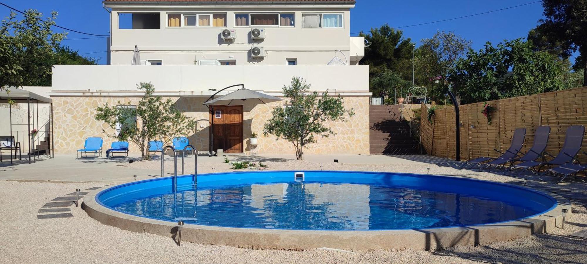 Apartments Villa Mihaela Banj Экстерьер фото